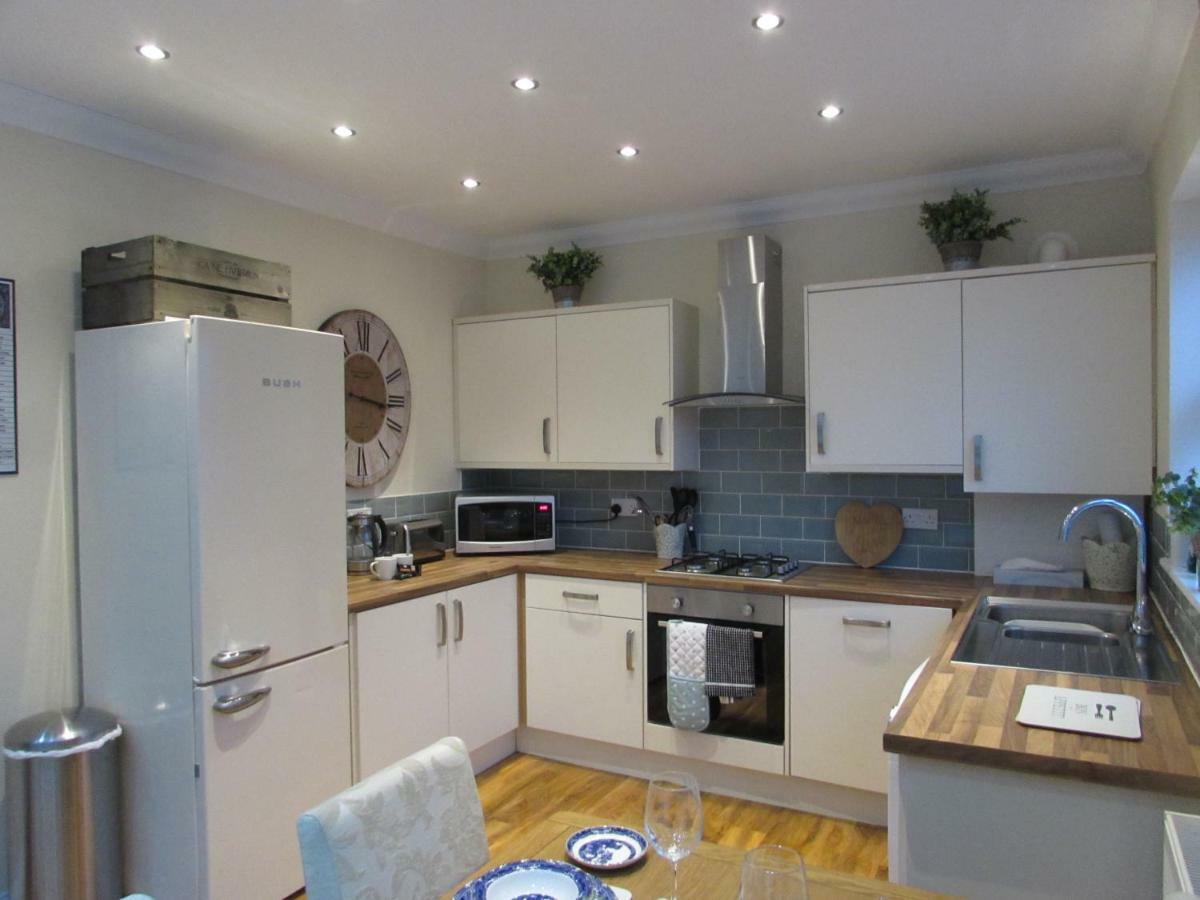 Apartment 1 Exquisite Two King Bedroom With En Suites - Close To The Town Centre, Rail, Airport And Theatre Darlington  Exterior foto